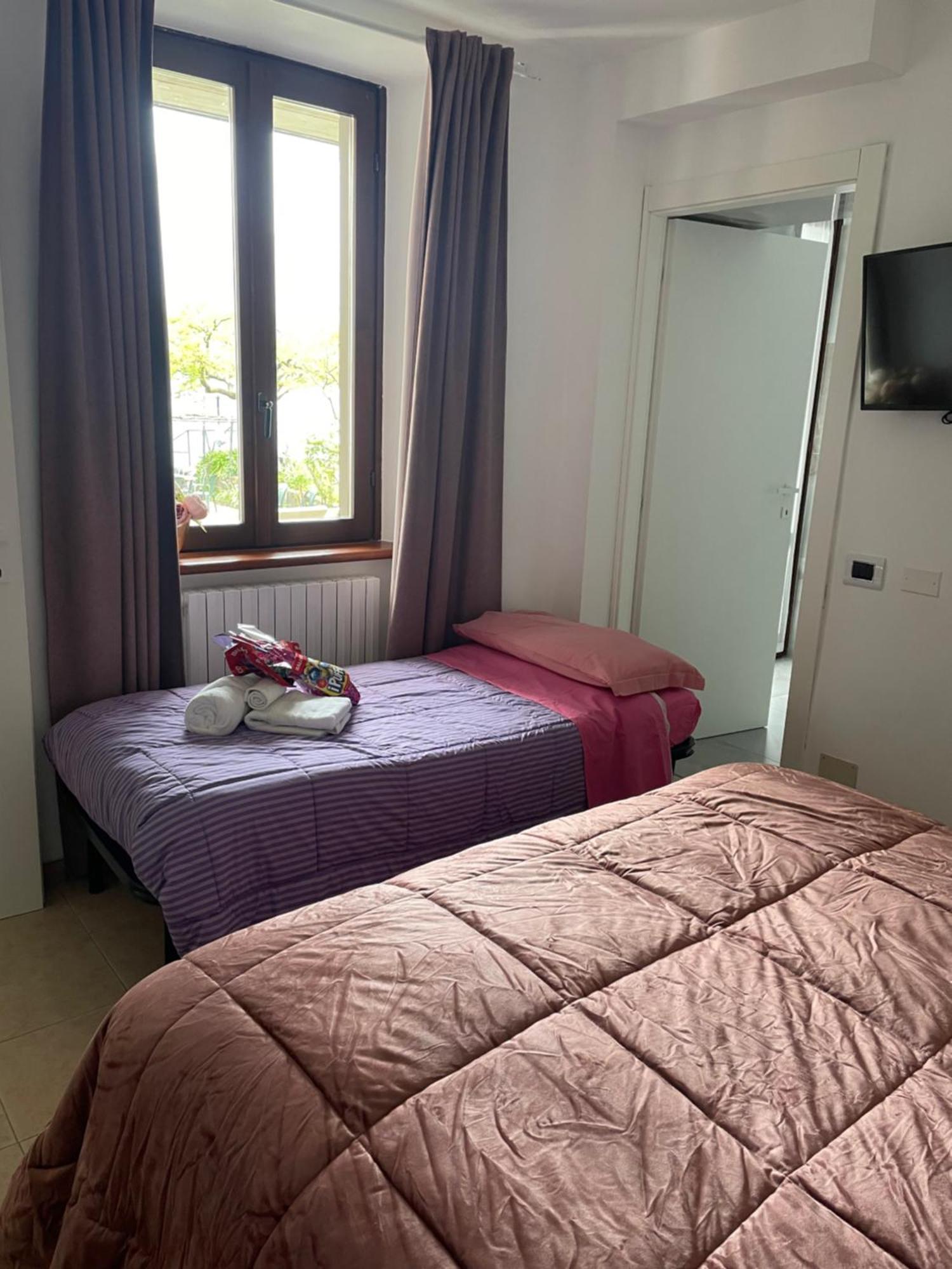 Peonia Apartment - Appartamento Vista Lago レッツェノ 部屋 写真