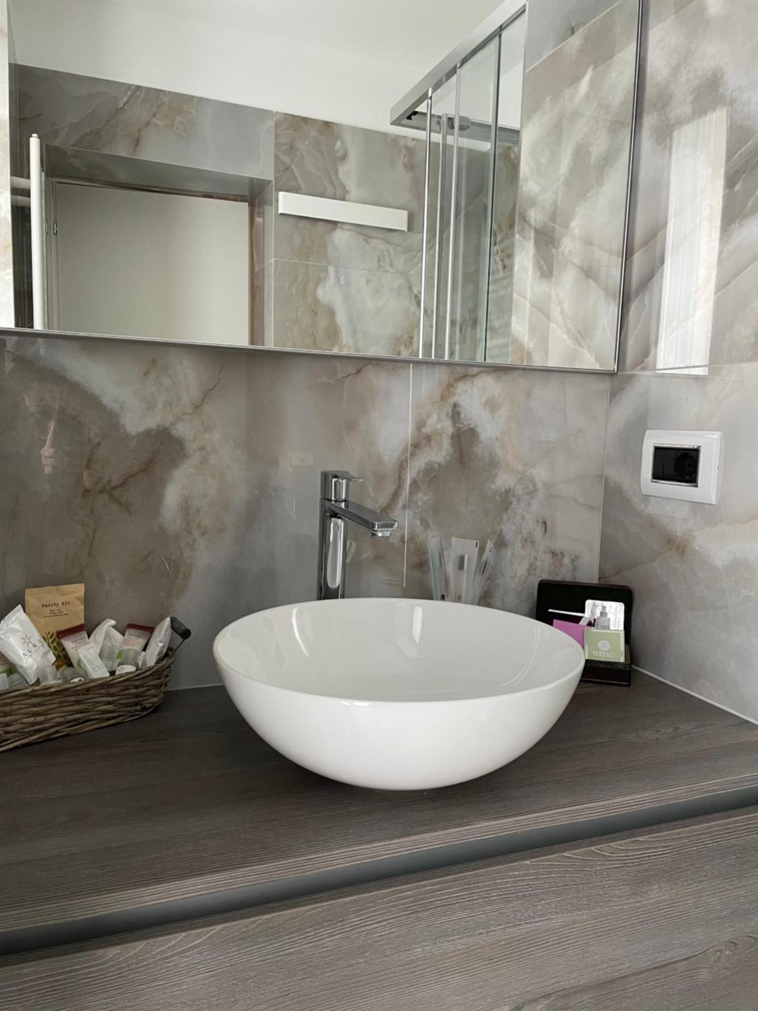 Peonia Apartment - Appartamento Vista Lago レッツェノ エクステリア 写真