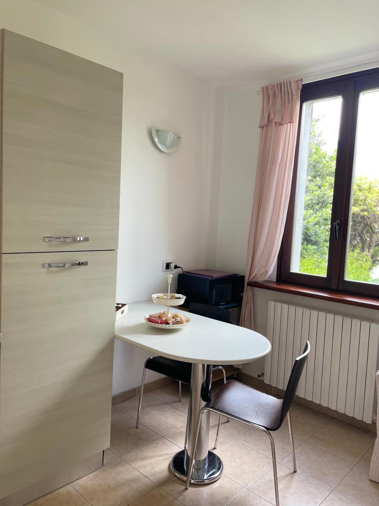 Peonia Apartment - Appartamento Vista Lago レッツェノ エクステリア 写真